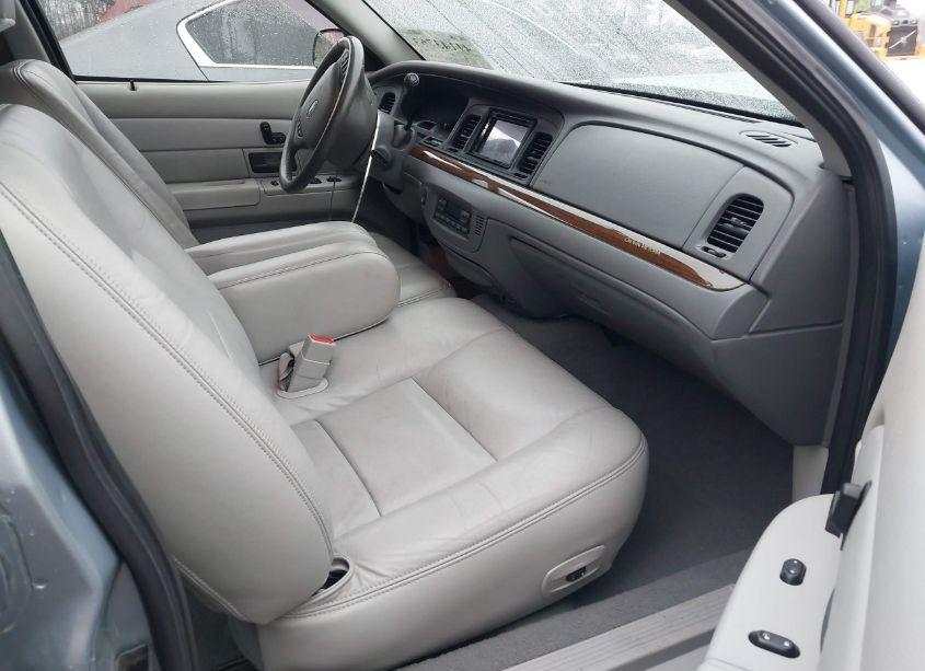 Photo 5 of 2003 Ford Crown VICTORIA LX (VIN 2FAFP74W13X124674)