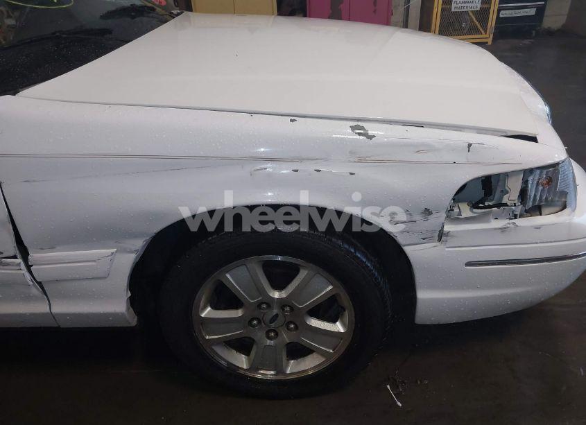 Photo 12 of 2004 Ford Crown VICTORIA LX (VIN 2FAFP74W14X110484)