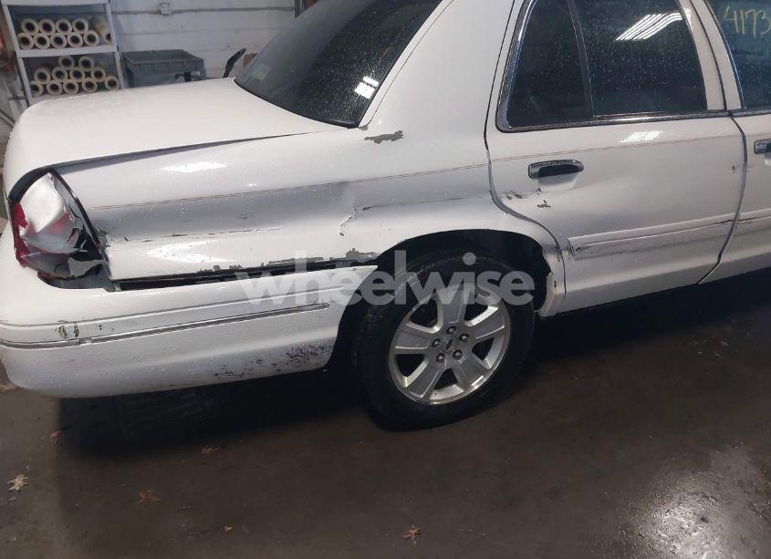 Photo 13 of 2004 Ford Crown VICTORIA LX (VIN 2FAFP74W14X110484)