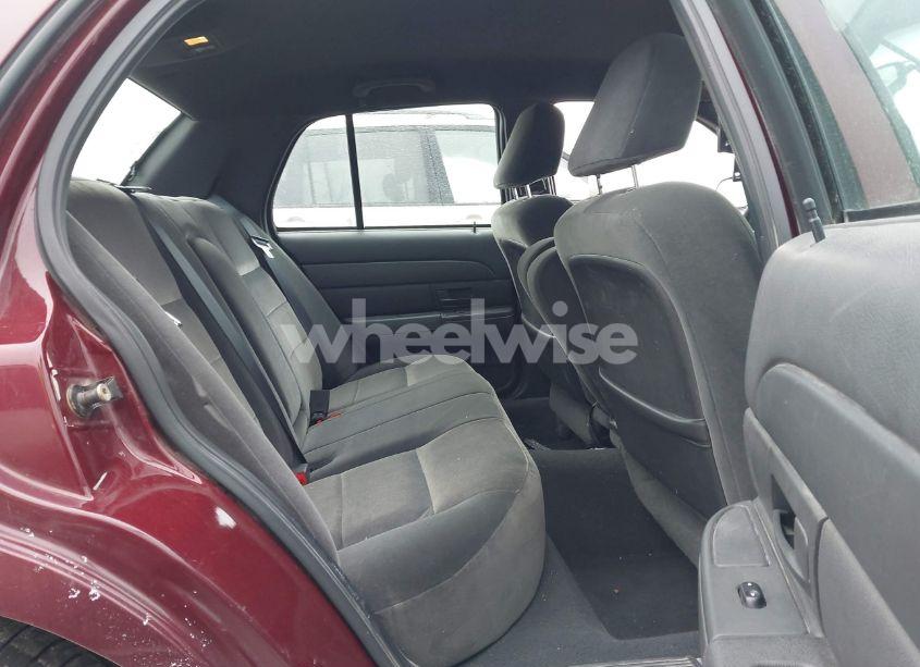 Photo 8 of 2004 Ford Crown VICTORIA LX (VIN 2FAFP74W14X128791)