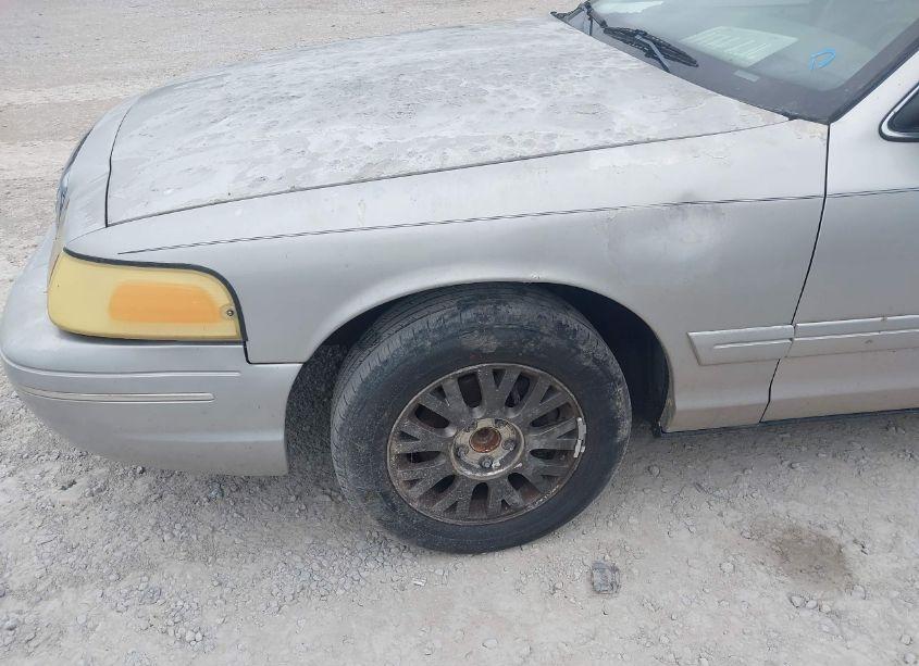 Photo 6 of 2004 Ford Crown VICTORIA LX (VIN 2FAFP74W14X129746)