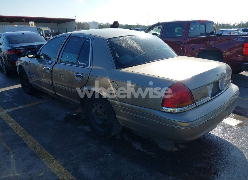 Photo 3 of 2004 Ford Crown VICTORIA LX (VIN 2FAFP74W14X177893)