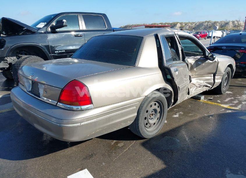 Photo 4 of 2004 Ford Crown VICTORIA LX (VIN 2FAFP74W14X177893)