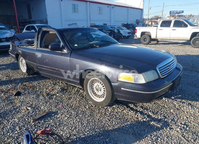 1999 Ford Crown VICTORIA LX (VIN 2FAFP74W2XX158550) main photo