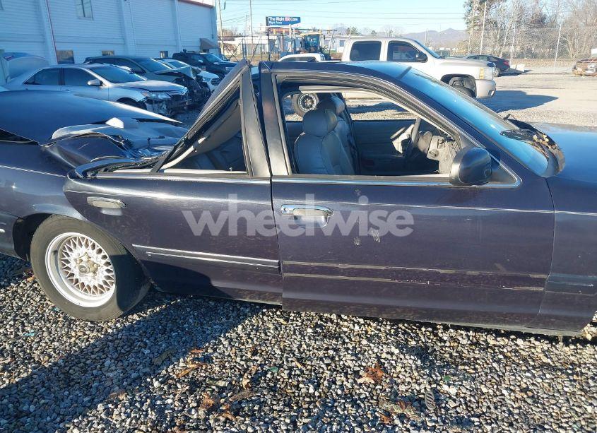 Photo 13 of 1999 Ford Crown VICTORIA LX (VIN 2FAFP74W2XX158550)