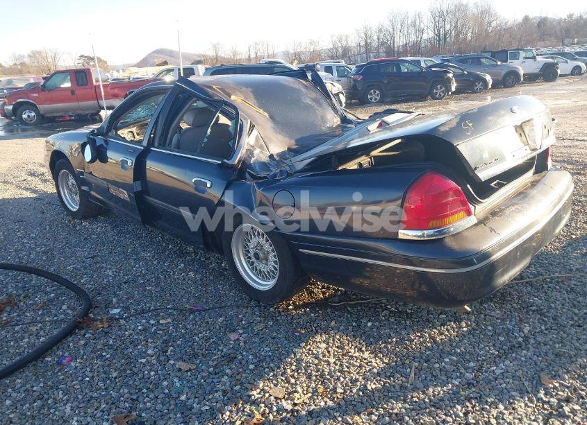Photo 3 of 1999 Ford Crown VICTORIA LX (VIN 2FAFP74W2XX158550)