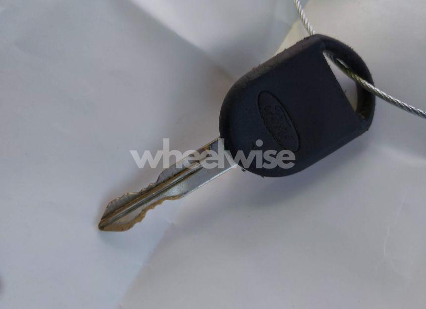 Photo 11 of 2004 Ford Crown VICTORIA LX (VIN 2FAFP74W34X170637)