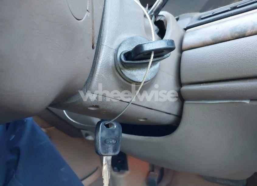 Photo 11 of 1998 Ford Crown VICTORIA LX (VIN 2FAFP74W3WX132117)