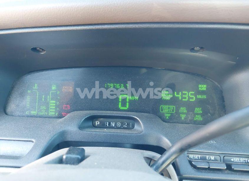 Photo 7 of 1998 Ford Crown VICTORIA LX (VIN 2FAFP74W3WX132117)