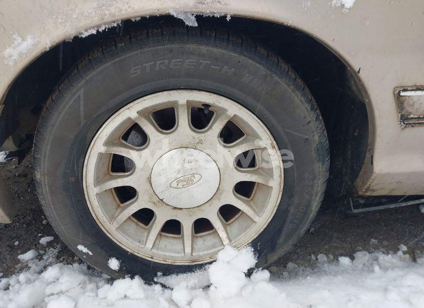 Photo 12 of 1998 Ford Crown VICTORIA LX (VIN 2FAFP74W3WX153565)