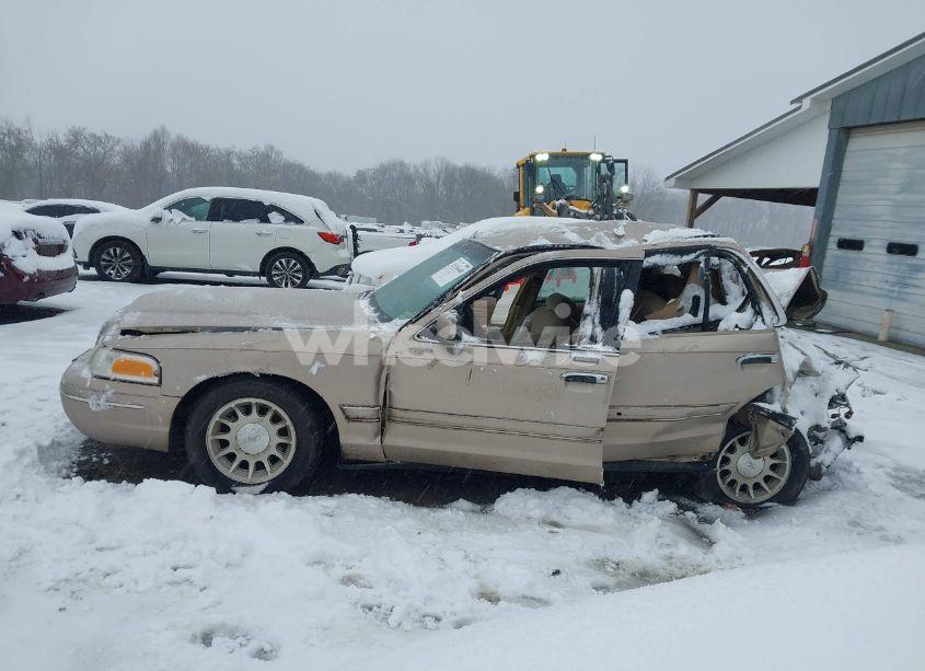 Photo 15 of 1998 Ford Crown VICTORIA LX (VIN 2FAFP74W3WX153565)