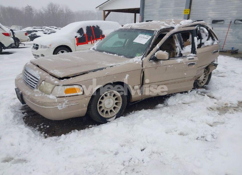 Photo 2 of 1998 Ford Crown VICTORIA LX (VIN 2FAFP74W3WX153565)