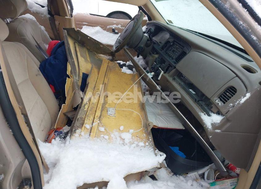 Photo 5 of 1998 Ford Crown VICTORIA LX (VIN 2FAFP74W3WX153565)