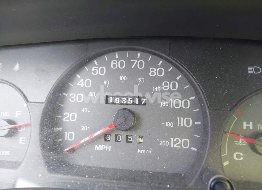 Photo 14 of 2002 Ford Crown VICTORIA LX (VIN 2FAFP74W42X100691)