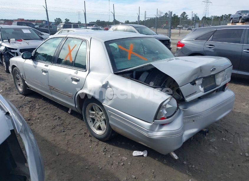 Photo 3 of 2002 Ford Crown VICTORIA LX (VIN 2FAFP74W42X100691)