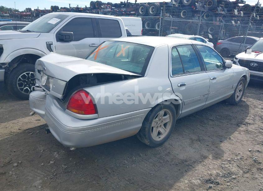 Photo 4 of 2002 Ford Crown VICTORIA LX (VIN 2FAFP74W42X100691)