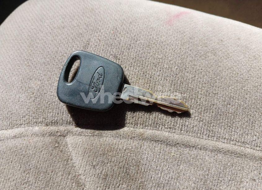 Photo 11 of 2002 Ford Crown VICTORIA LX (VIN 2FAFP74W42X139460)