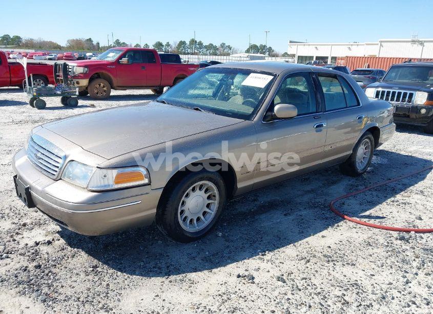 Photo 2 of 2002 Ford Crown VICTORIA LX (VIN 2FAFP74W42X139460)