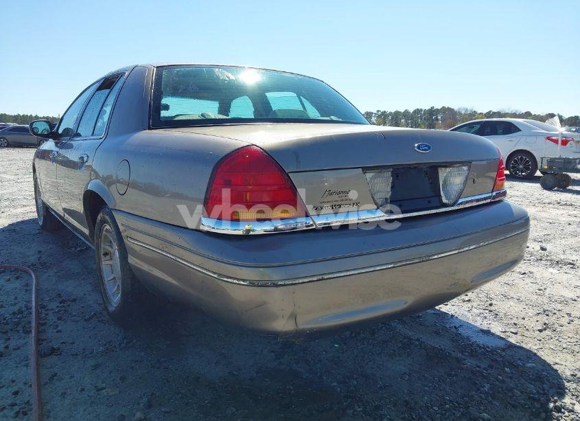 Photo 6 of 2002 Ford Crown VICTORIA LX (VIN 2FAFP74W42X139460)