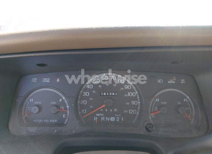 Photo 7 of 2002 Ford Crown VICTORIA LX (VIN 2FAFP74W42X139460)