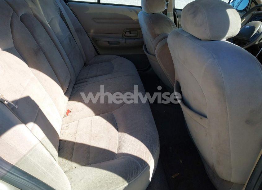 Photo 8 of 2002 Ford Crown VICTORIA LX (VIN 2FAFP74W42X139460)