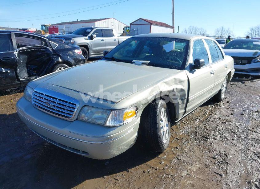 Photo 2 of 2003 Ford Crown VICTORIA LX (VIN 2FAFP74W43X182780)