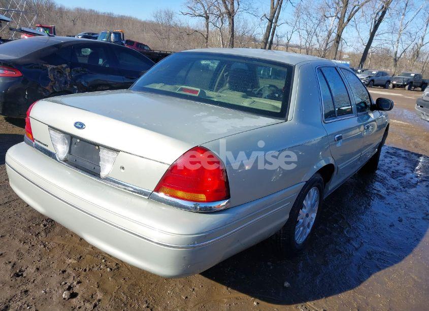Photo 4 of 2003 Ford Crown VICTORIA LX (VIN 2FAFP74W43X182780)