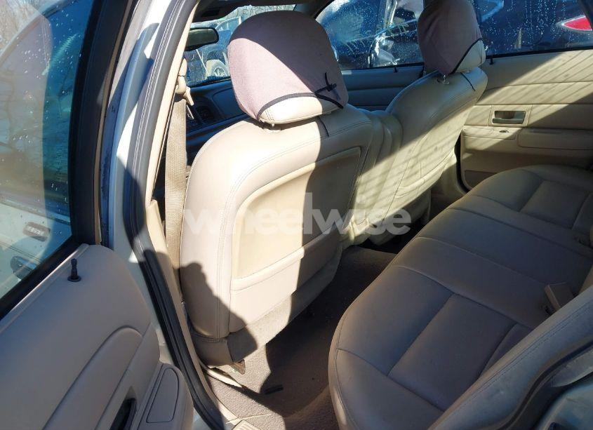 Photo 8 of 2003 Ford Crown VICTORIA LX (VIN 2FAFP74W43X182780)