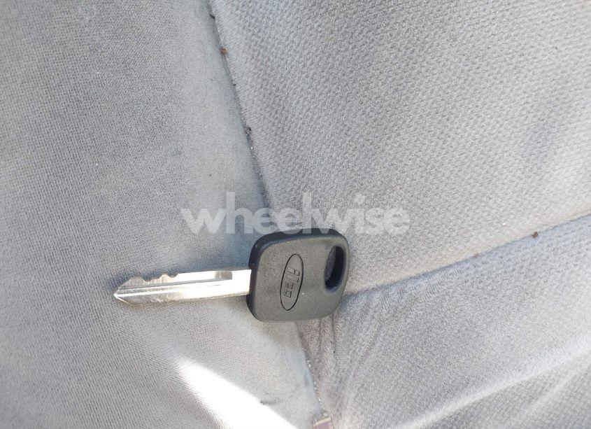 Photo 11 of 2005 Ford Crown VICTORIA LX/LX SPORT (VIN 2FAFP74W45X127975)