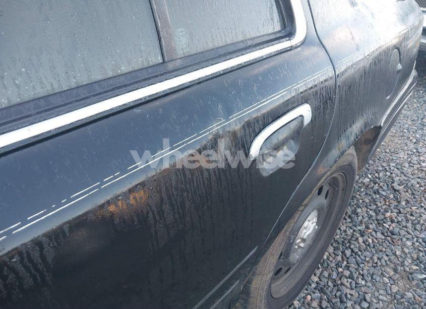 Photo 6 of 2005 Ford Crown VICTORIA LX/LX SPORT (VIN 2FAFP74W45X127975)