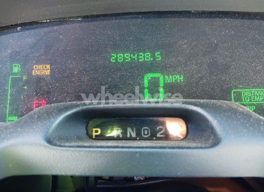 Photo 7 of 2005 Ford Crown VICTORIA LX/LX SPORT (VIN 2FAFP74W45X127975)