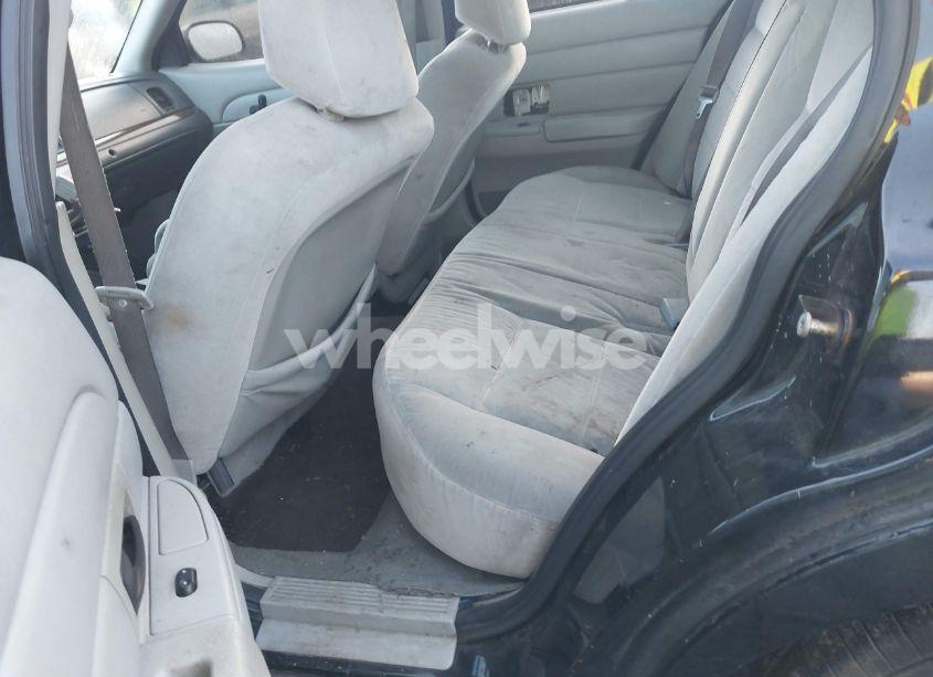 Photo 8 of 2005 Ford Crown VICTORIA LX/LX SPORT (VIN 2FAFP74W45X127975)