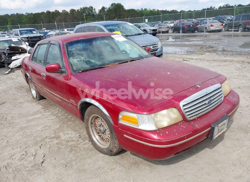 1998 Ford Crown VICTORIA LX (VIN 2FAFP74W4WX141814) main photo