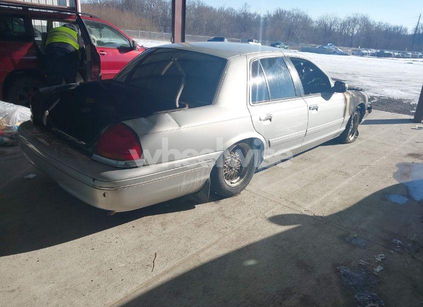 Photo 4 of 1998 Ford Crown VICTORIA LX (VIN 2FAFP74W4WX166289)
