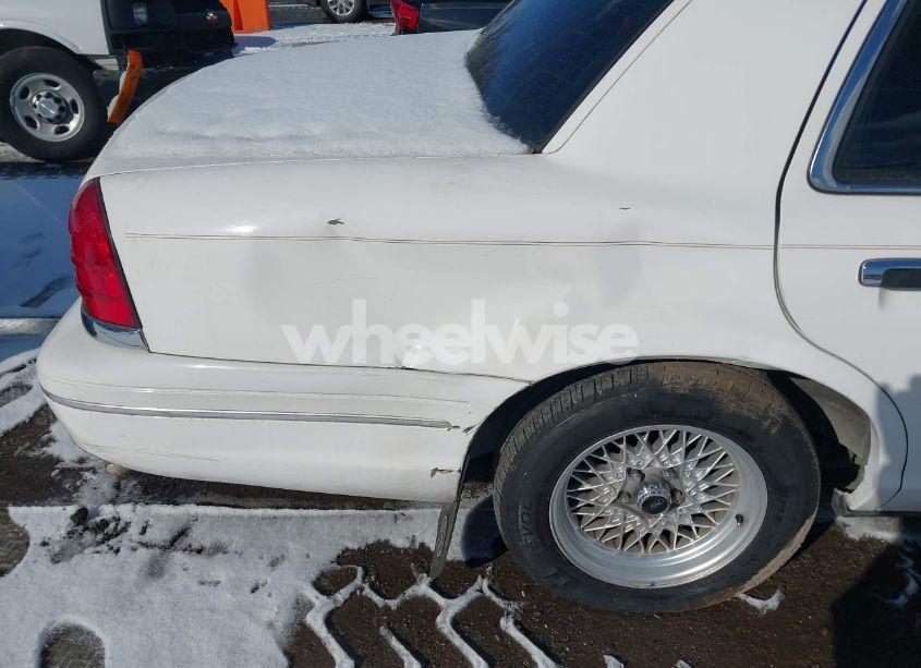 Photo 12 of 1999 Ford Crown VICTORIA LX (VIN 2FAFP74W4XX226489)