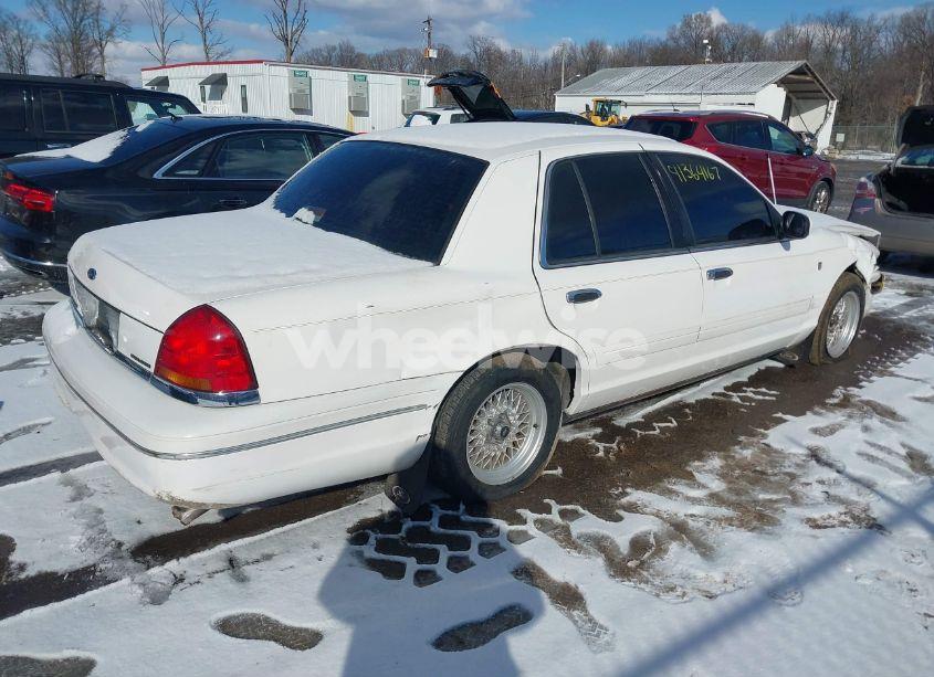 Photo 4 of 1999 Ford Crown VICTORIA LX (VIN 2FAFP74W4XX226489)