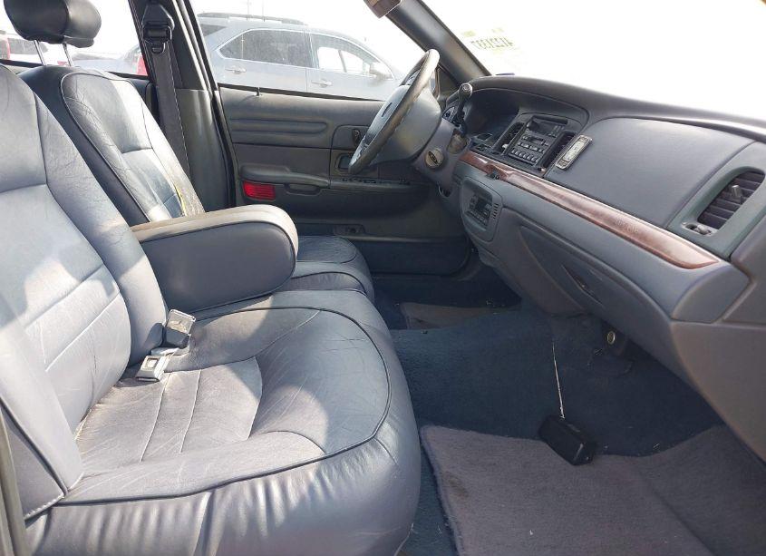 Photo 5 of 2000 Ford Crown VICTORIA LX (VIN 2FAFP74W4YX188831)