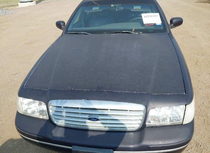 Photo 6 of 2000 Ford Crown VICTORIA LX (VIN 2FAFP74W4YX188831)