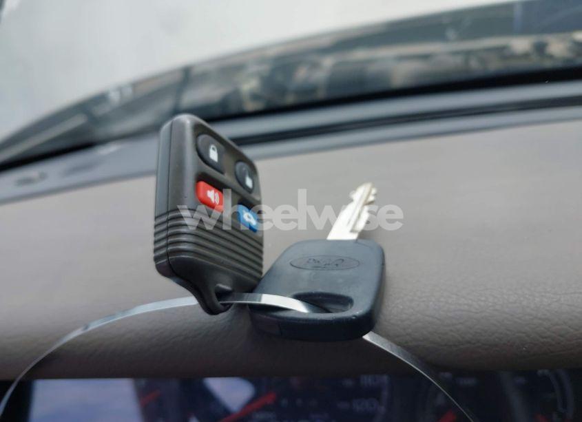 Photo 11 of 2002 Ford Crown VICTORIA LX (VIN 2FAFP74W52X112493)