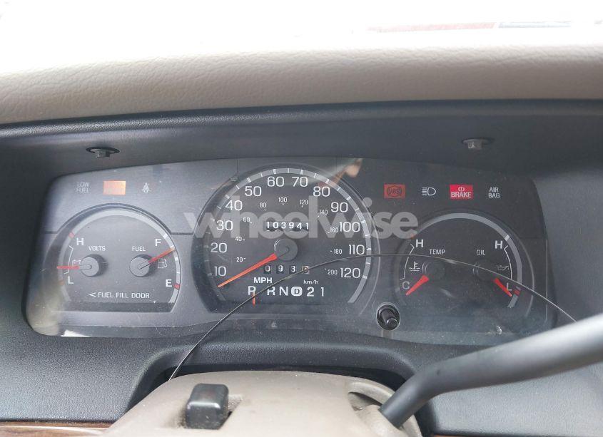 Photo 7 of 2002 Ford Crown VICTORIA LX (VIN 2FAFP74W52X112493)