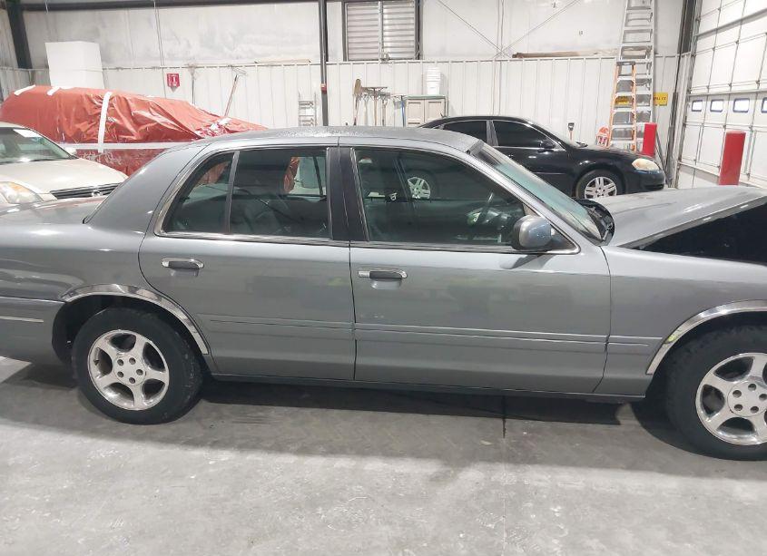 Photo 14 of 2000 Ford Crown VICTORIA LX (VIN 2FAFP74W5YX149634)