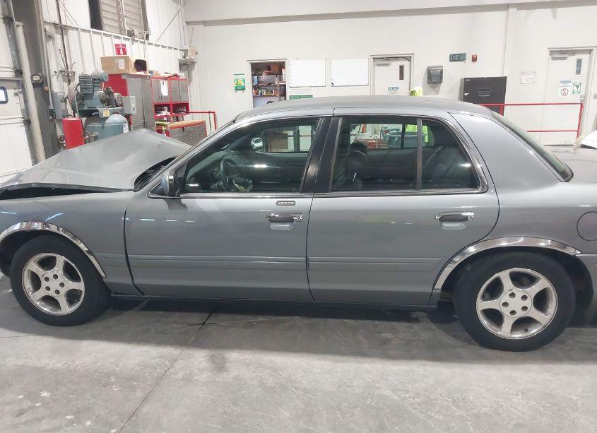 Photo 15 of 2000 Ford Crown VICTORIA LX (VIN 2FAFP74W5YX149634)