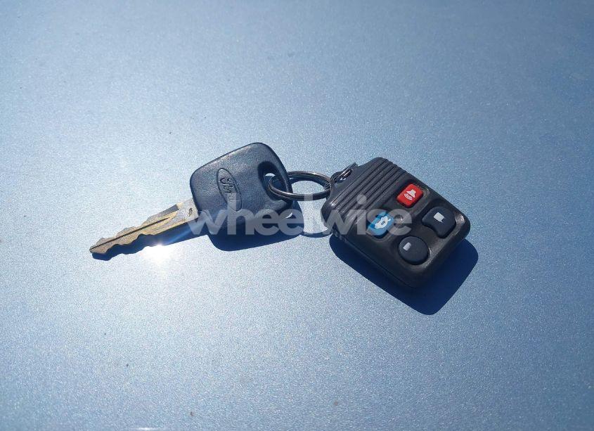 Photo 11 of 2001 Ford Crown VICTORIA LX (VIN 2FAFP74W61X112307)