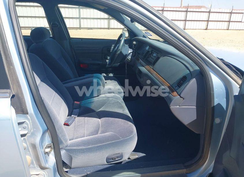 Photo 5 of 2001 Ford Crown VICTORIA LX (VIN 2FAFP74W61X112307)