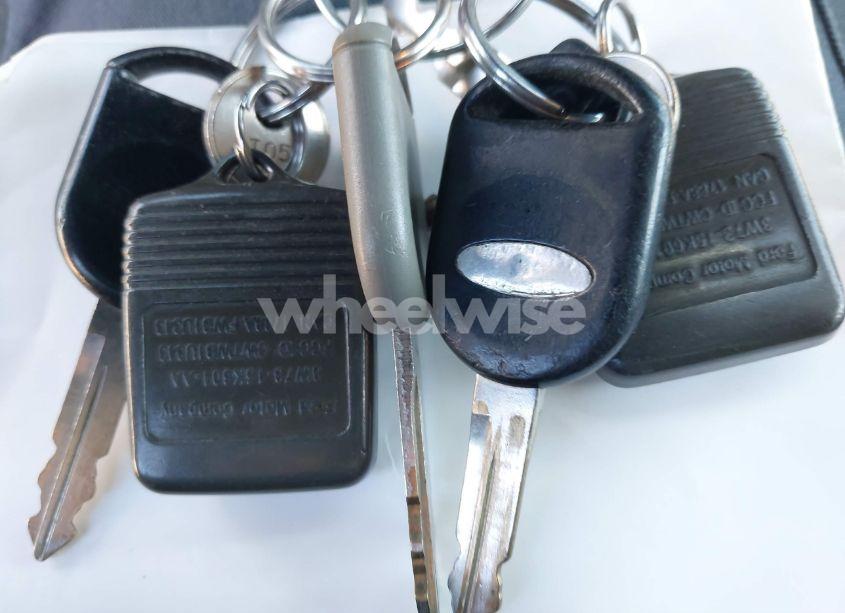 Photo 11 of 2003 Ford Crown VICTORIA LX (VIN 2FAFP74W63X183638)