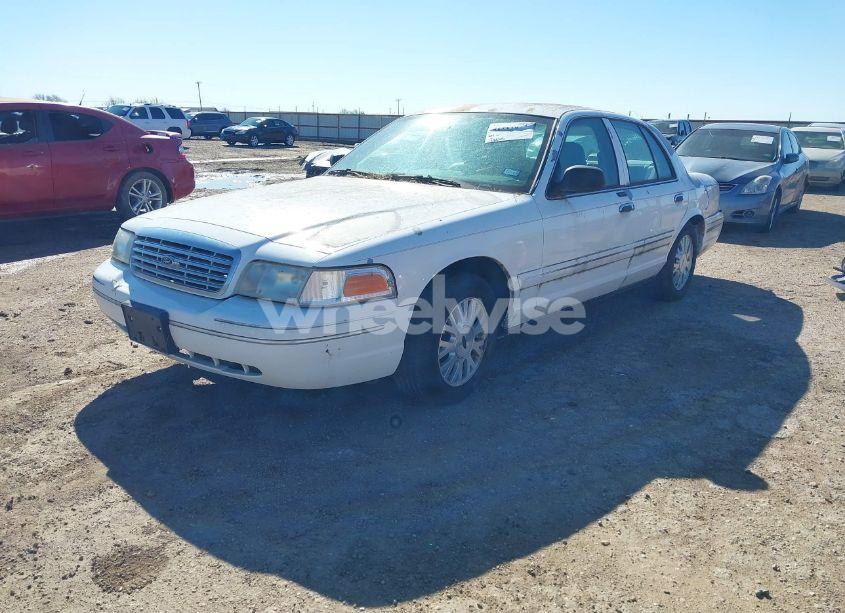 Photo 2 of 2003 Ford Crown VICTORIA LX (VIN 2FAFP74W63X183638)