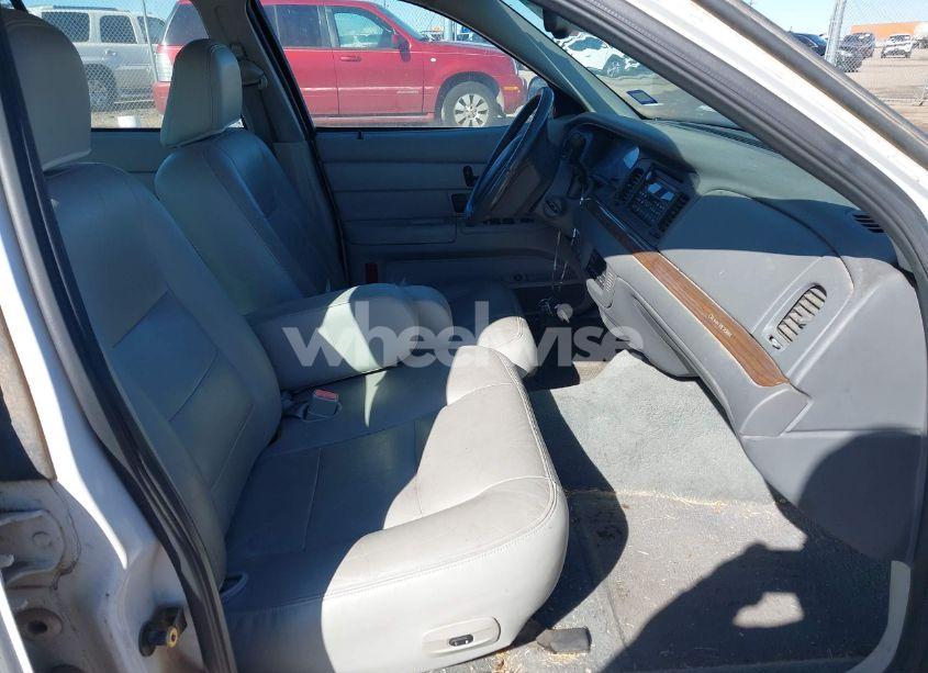 Photo 5 of 2003 Ford Crown VICTORIA LX (VIN 2FAFP74W63X183638)