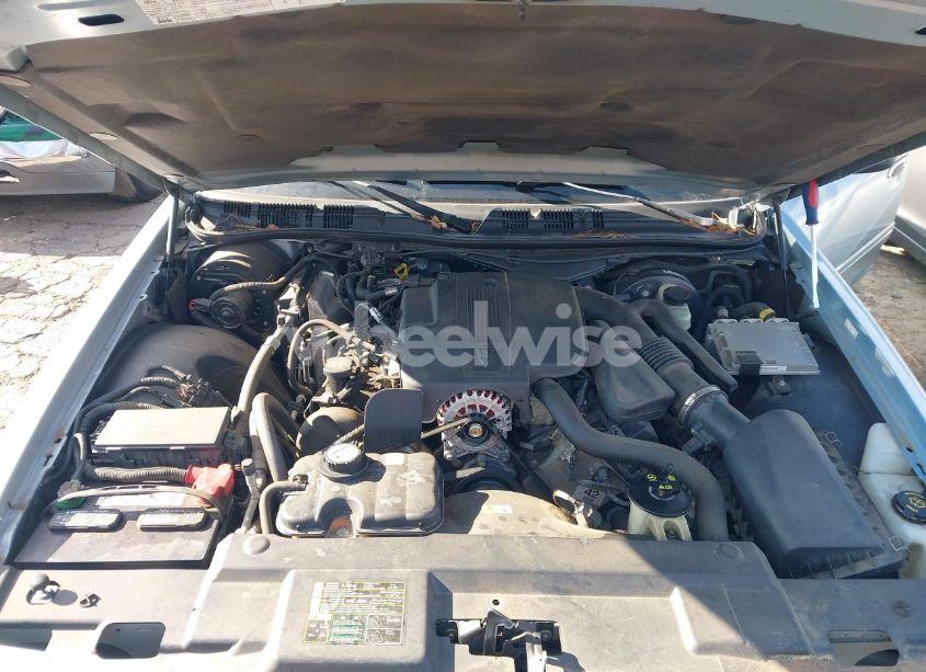 Photo 10 of 2005 Ford Crown VICTORIA LX/LX SPORT (VIN 2FAFP74W65X135964)