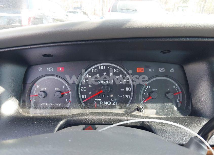 Photo 7 of 2005 Ford Crown VICTORIA LX/LX SPORT (VIN 2FAFP74W65X135964)