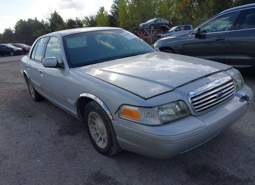 1999 Ford Crown VICTORIA LX (VIN 2FAFP74W6XX120979) main photo